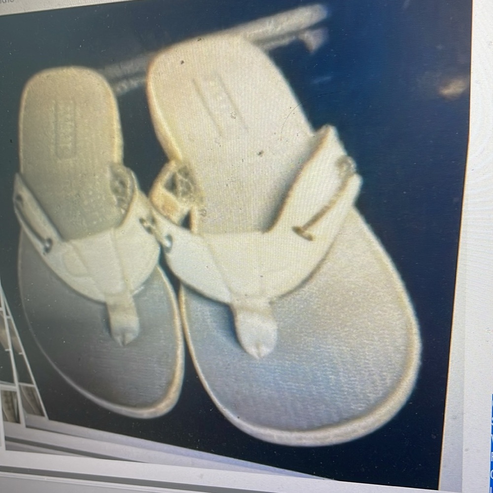 Sperry Top Sider Patent Leather flip flops 9.5